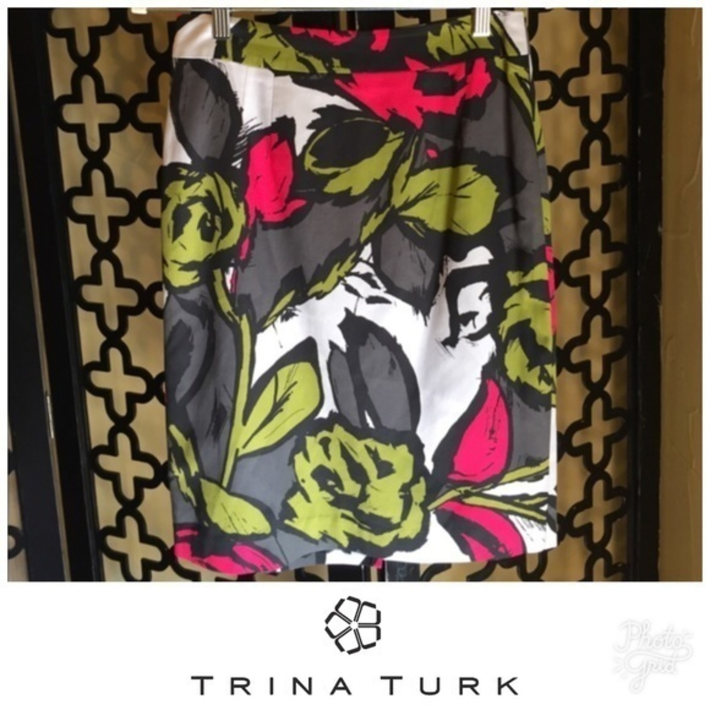 TRINA TURK FLORAL 100% SILK SKIRT SIZE 4 Black Red Green White Lined